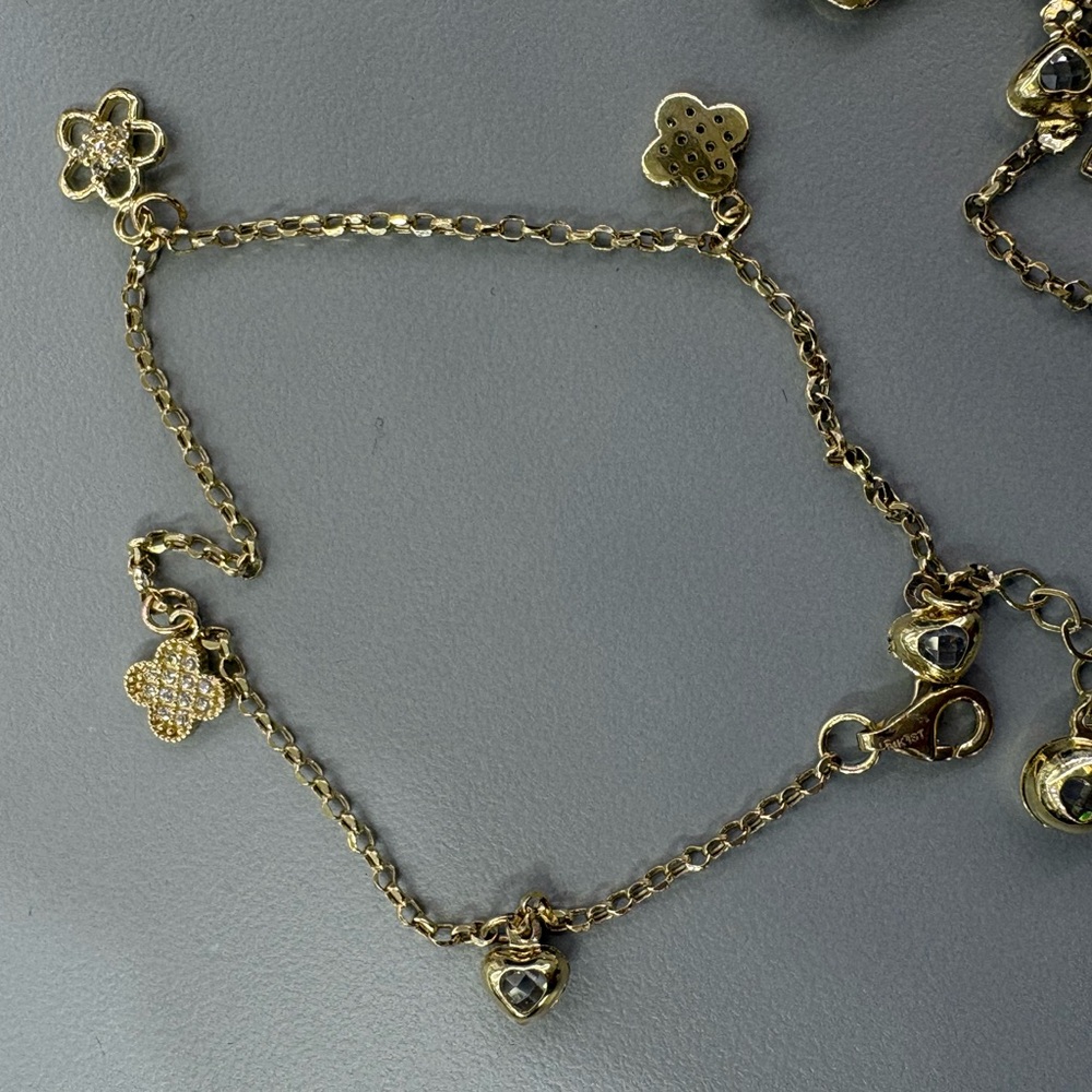 Elegant 14KT Gold Heart Charm Bracelet